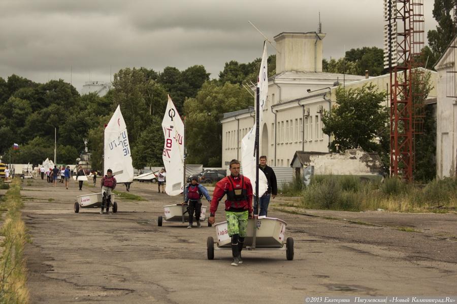 Дотянуться до звезд: фоторепортаж с парусной регаты «Кубок космонавта Леонова»