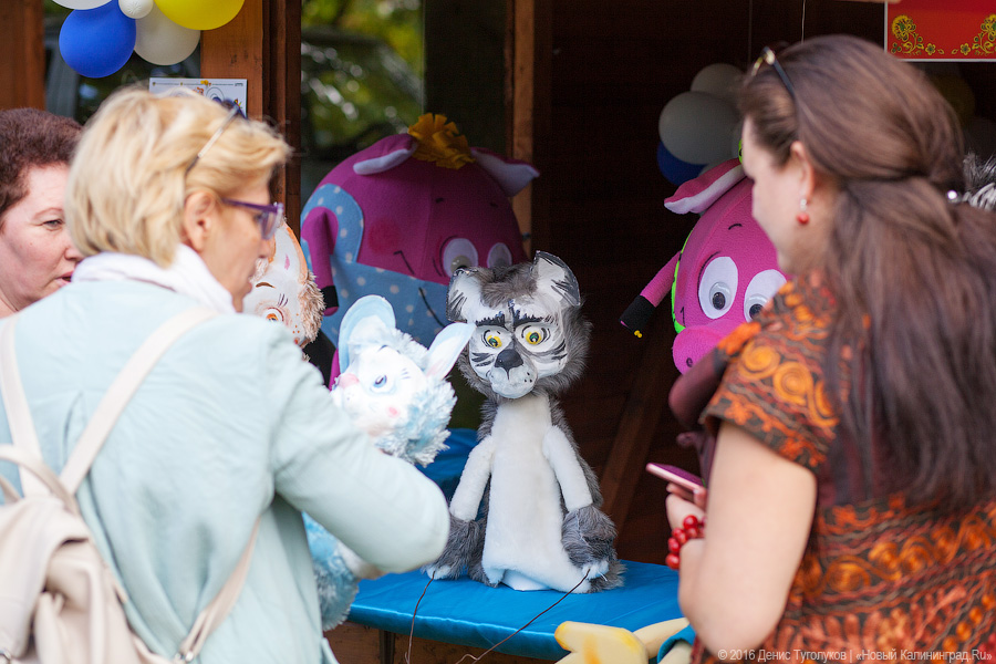 Тарелочка с голубой каёмочкой: что продавали на ярмарке «Город мастеров»