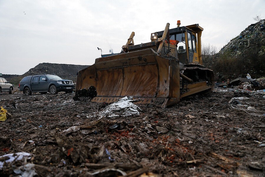 У областного мусорного оператора сломалась трамбовочная машина