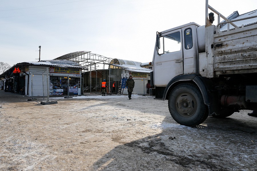 Последние могикане: как сносят промтоварные ряды Центрального рынка (фото)