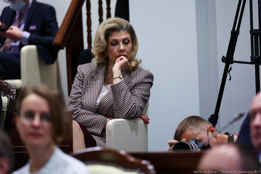 Карты, фотки, все дела: ежегодный отчет Антона Алиханова в фотографиях