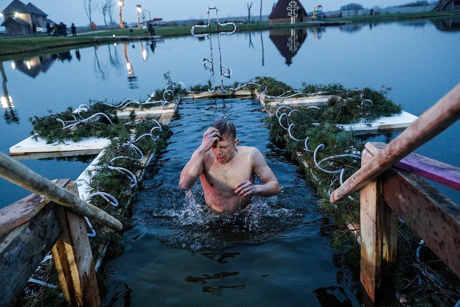 Крещенские купания в стабильный «плюс»: фоторепортаж «Нового Калининграда» (фото)