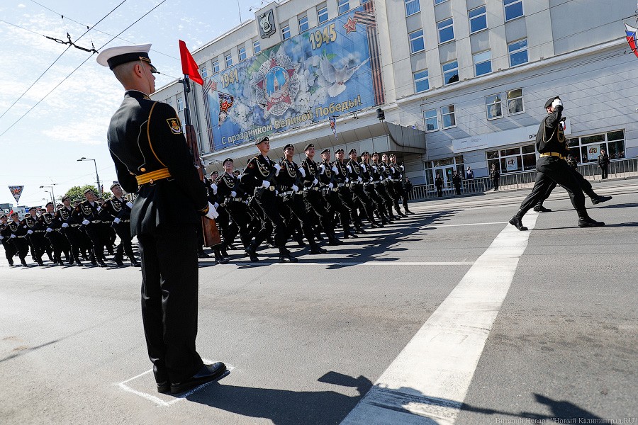 Курсантки, кадеты и танк: как прошёл Парад Победы в Калининграде (фото)