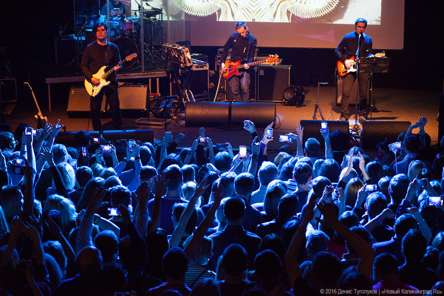 Горе, если не впал в безмолвие:  Вячеслав Бутусов и «Ю-Питер» на «Вагонке»