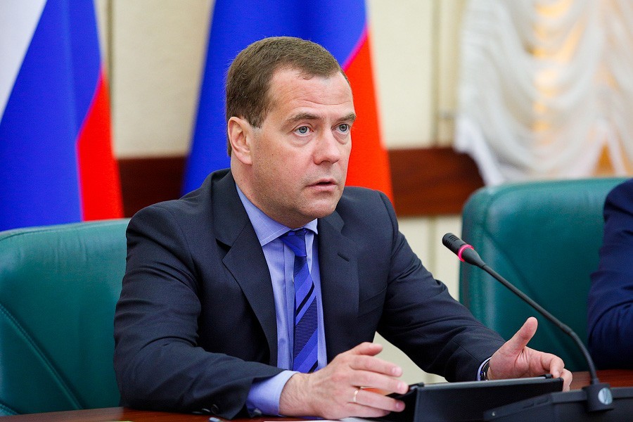 Медведев заявил о медленном внедрении инноваций в России