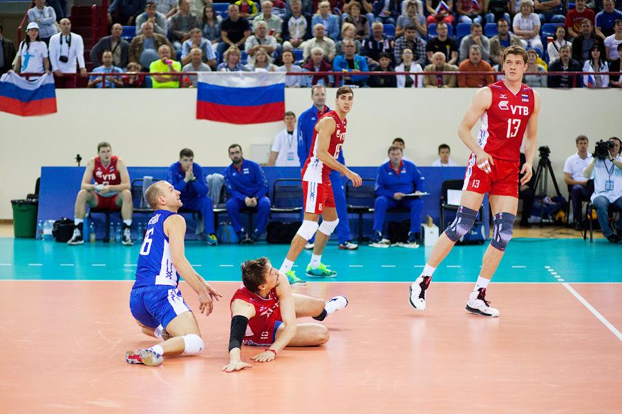 Как сквозь сетку провалились: волейболисты сборной России проиграли команде США