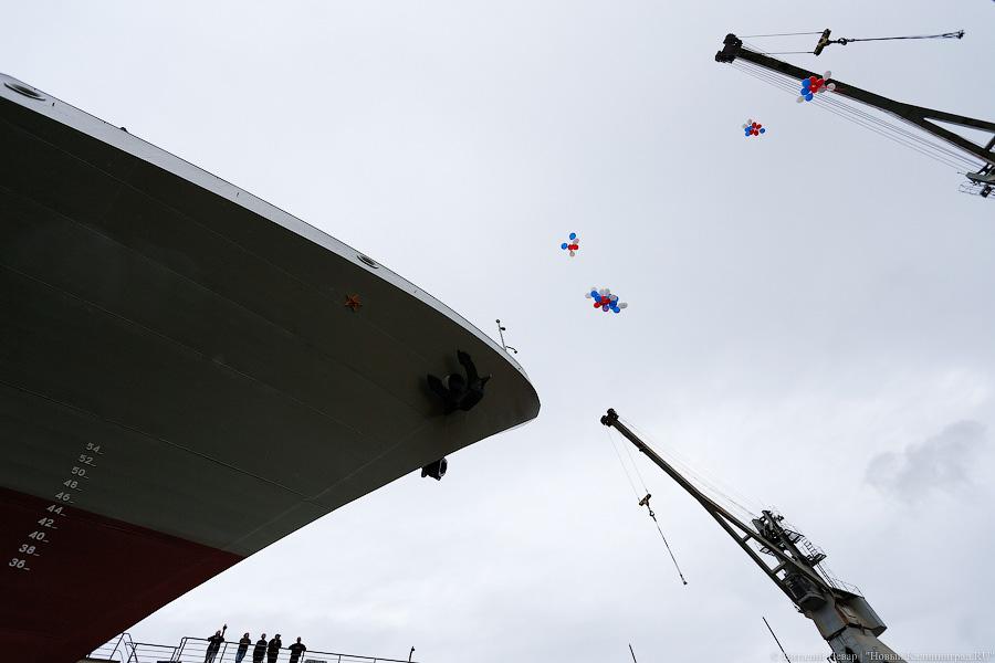 Исполин на колёсах: в Калининграде спустили на воду фрегат «Адмирал Макаров»