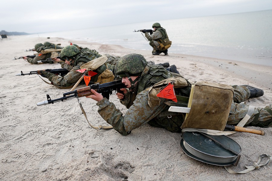 Горыныч и центнер тротила: саперы Балтфлота провели взрывные учения (фото)