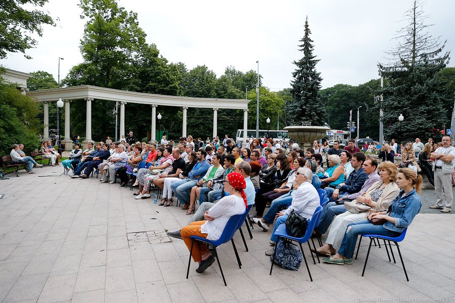 Памяти Леонида Иващенко: «Джаз-аперитивы» в фонтанном сквере у драмтеатра