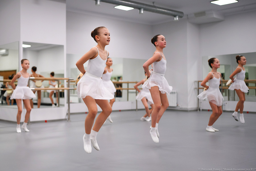 Па-де-де и пор-де-бра: Московская академия хореографии провела урок балета в Калининграде (фото)