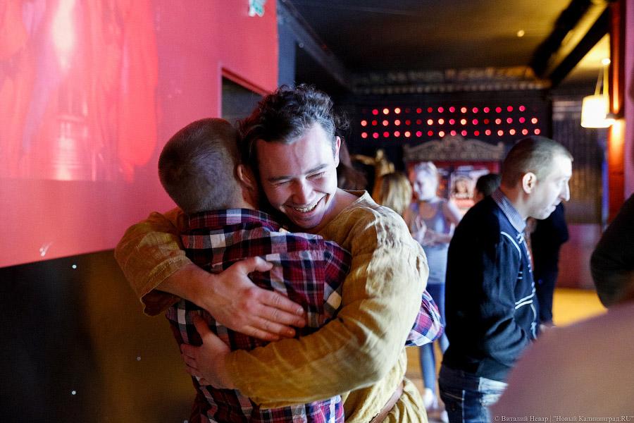  Лапти разбил об пол: на Вагонке прошёл концерт «Нейромонаха Феофана»