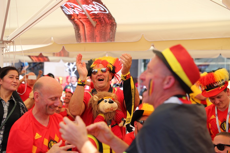 Captain Vodka: болельщики сборных Англии и Бельгии на улицах Калининграда (фото)