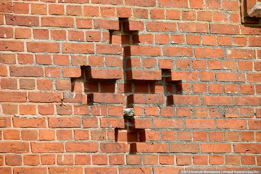 Осколки и ласточки: частично восстановленная кирха в Большой Поляне заброшена РПЦ