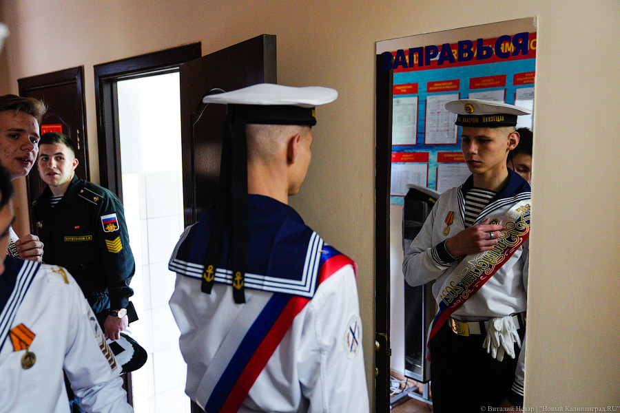 Вальс и дистанция: «Последний звонок» в калининградском кадетском корпусе (фото)