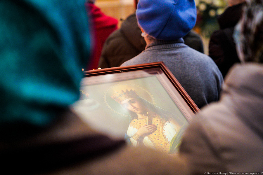 Богослужение в масках: в Калининграде прошла первая литургия в новом храме (фото)