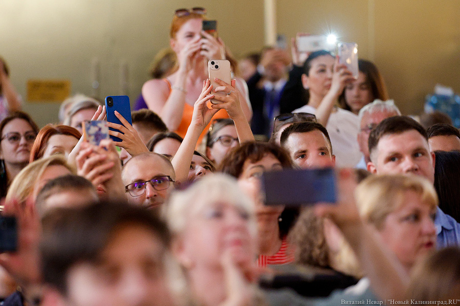 Диплом — и точка: выпуск студентов БФУ им. Канта в Кафедральном соборе (фото)