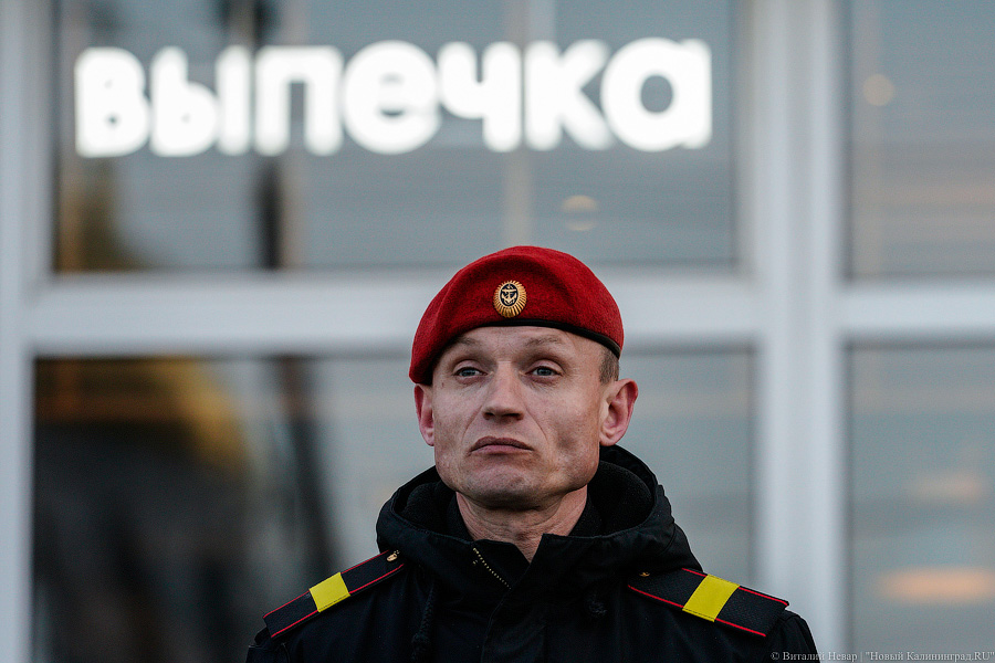 Вечерний марш: в Калининграде прошла репетиция парада Победы (фото)