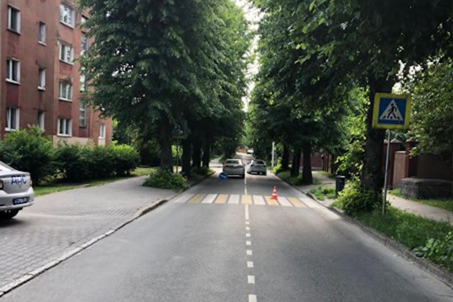В Калининграде «Тойота» сбила 4-летнего ребенка на самокате (фото)
