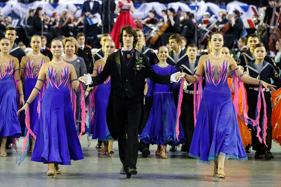 Танцы с министрами: чем запомнился кадетский бал в Калининграде