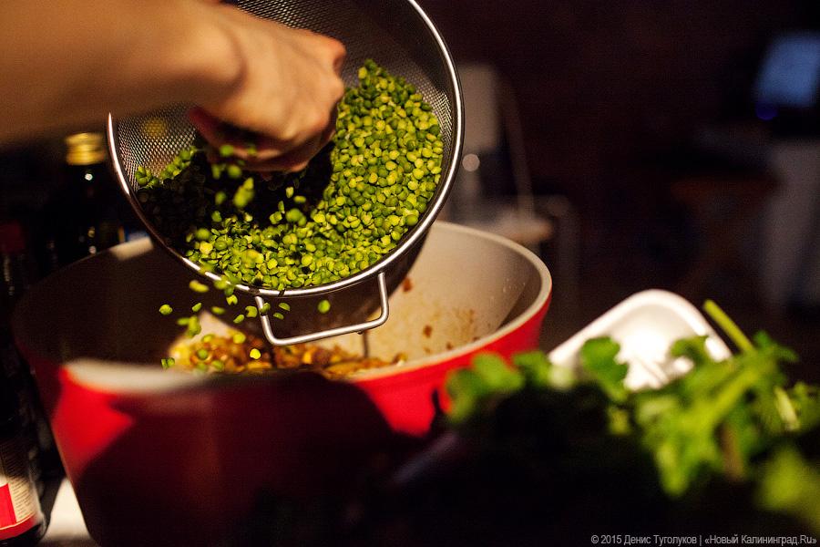 Суп с горошком и «янтарные» роллы:  «International lunch» в «Воротах»