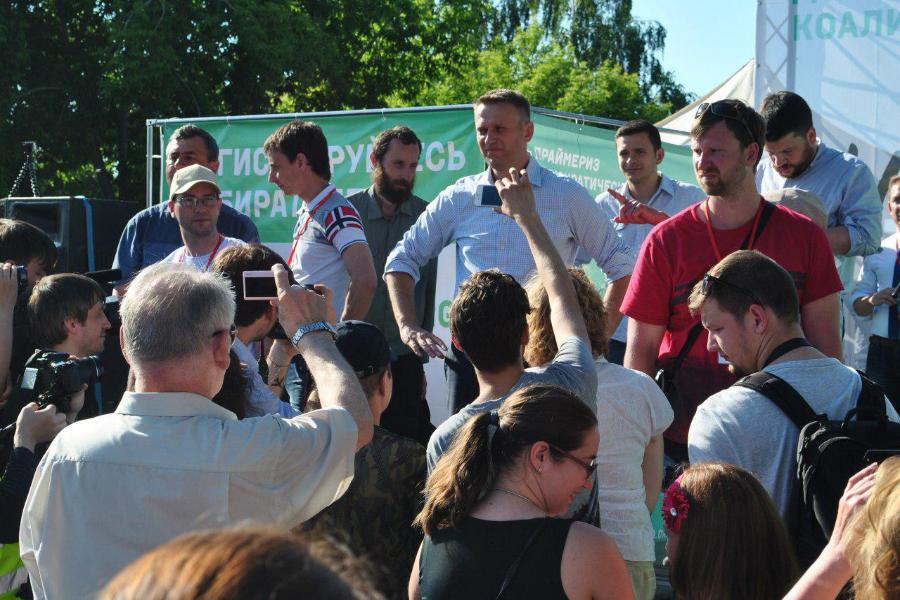 «Меня смущает»: почему Навальному отказали во встрече на частной территории