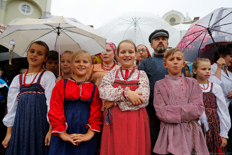 Патриарх и дети: в Калининграде освятили новый корпус православной гимназии 