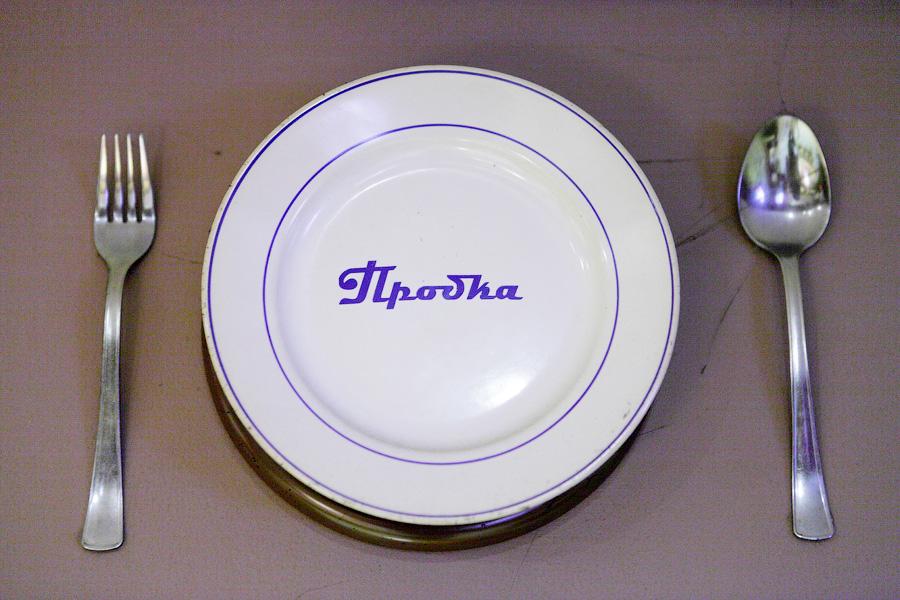 «Мы живем за счет любви наших клиентов»: владелец рюмочной «Пробка» Антон Гендриксон