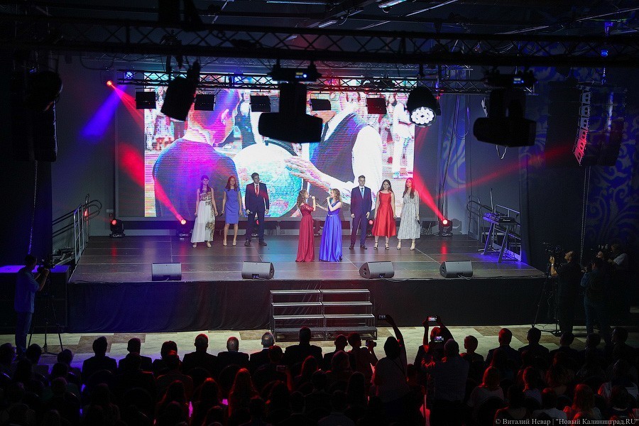 Умницы и умники: в Калининграде поздравили лучших выпускников-2019 (фото)