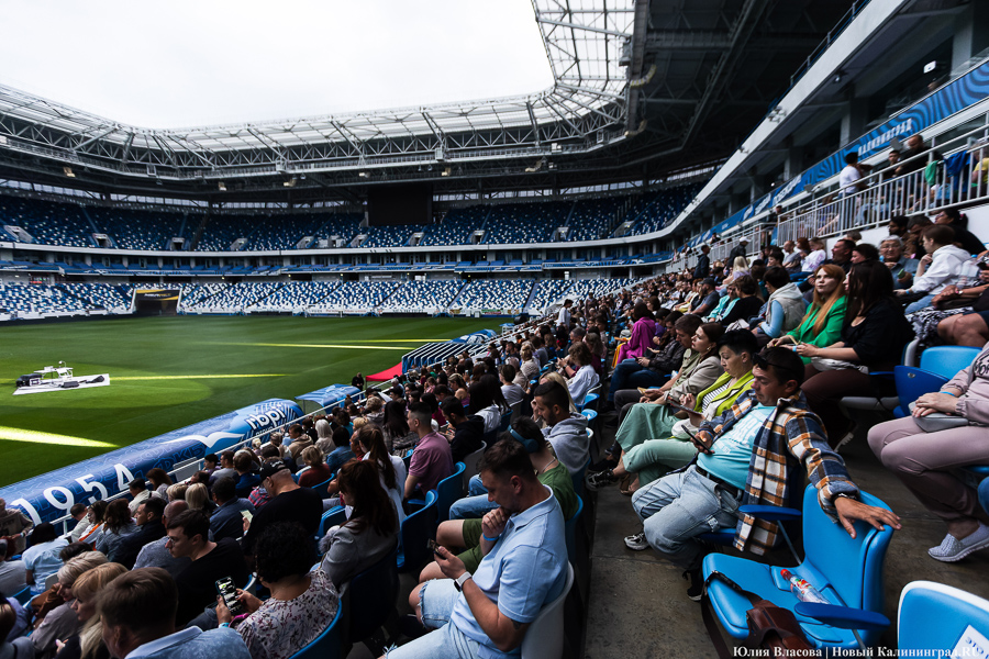 «Звуковая скульптура»: на стадионе «Калининград» устроили саунд-арт-концерт