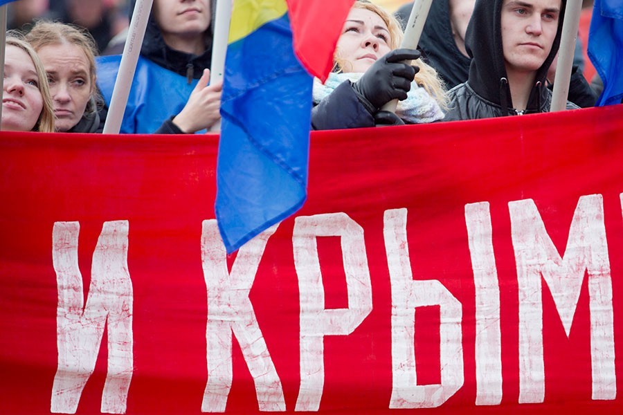 Опрос: 64% россиян всё ещё видят пользу в присоединении Крыма
