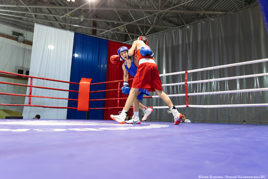 Работа над ошибками: в Калининграде провели международные соревнования по боксу (фото)