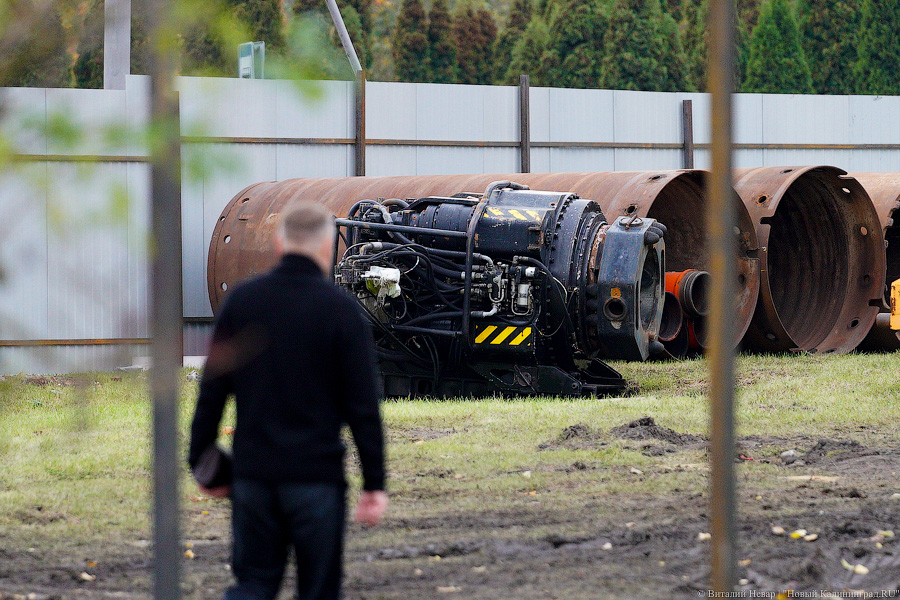 «Право имеем»: рядом с немецким домом на ул. Галицкого начали устанавливать забор