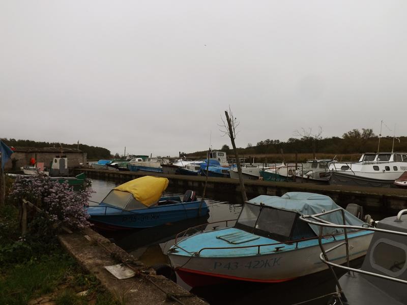 Судовладельцам, базирующимся на реке Тростянка, негде поставить  лодки на зиму