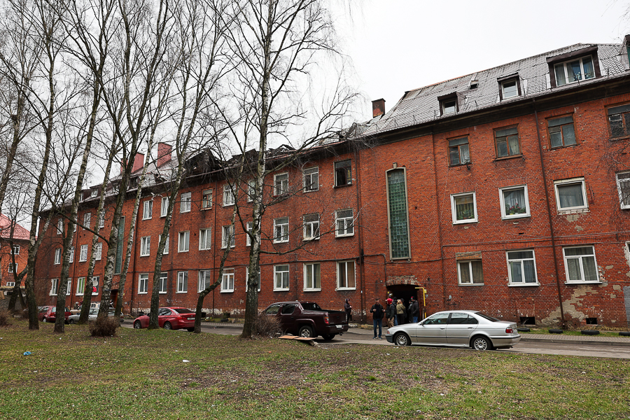 В Калининграде начали поиск подрядчика для капремонта сгоревшего дома на ул. Артиллерийской