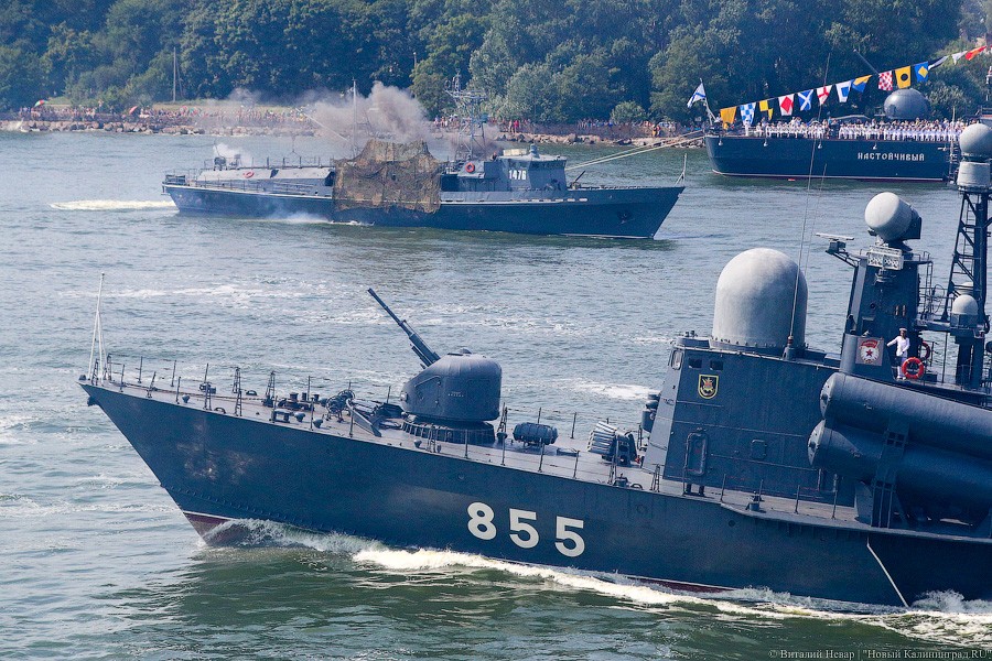 Танцевали и стреляли: как отметили День ВМФ в Балтийске (фото)