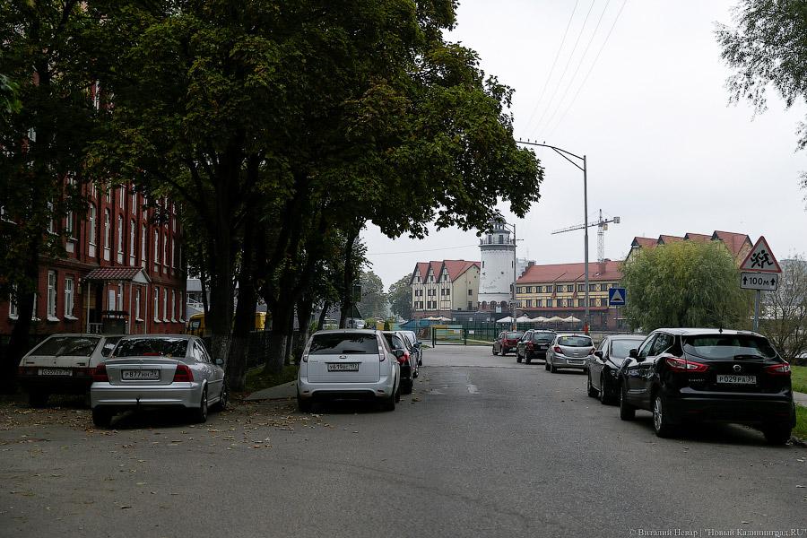 Осторожно, кирпичи: на Эпроновской осыпается историческое здание школы