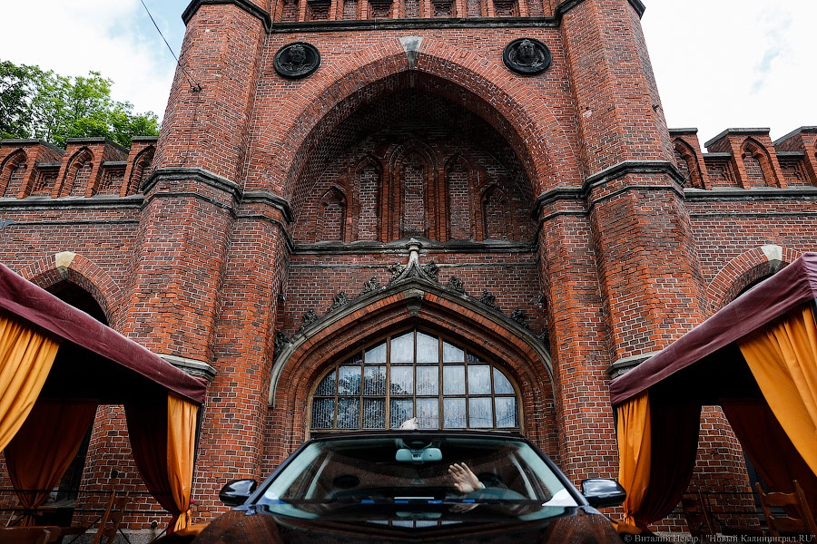 «Экватор» и «желтый глаз»: в Калининграде идет ремонт дорог и тротуаров 