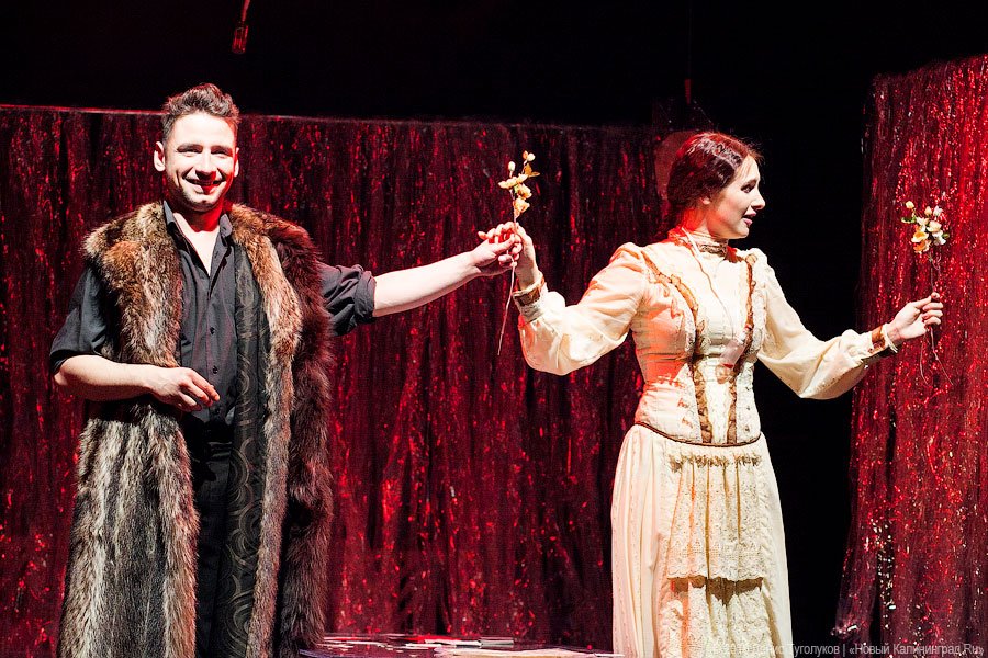 Немцу смерть: спектакль «Тройка, семерка, туз» в драматическом театре