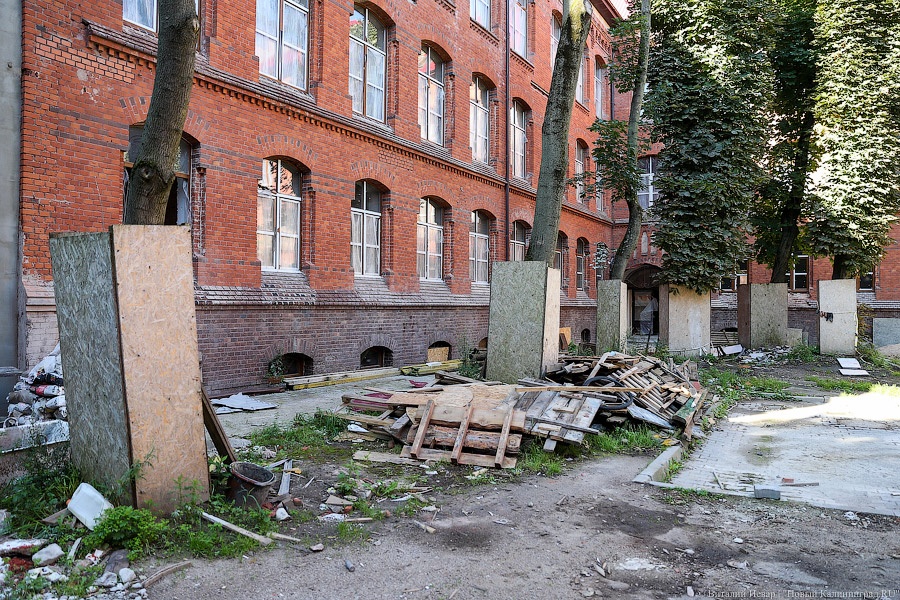Место притяжения: как Ярошук ремонт бывшей школы королевы Луизы проверял 