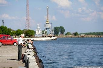 Строители выяснили причину постоянного загрязнения вод Балтийска мазутом