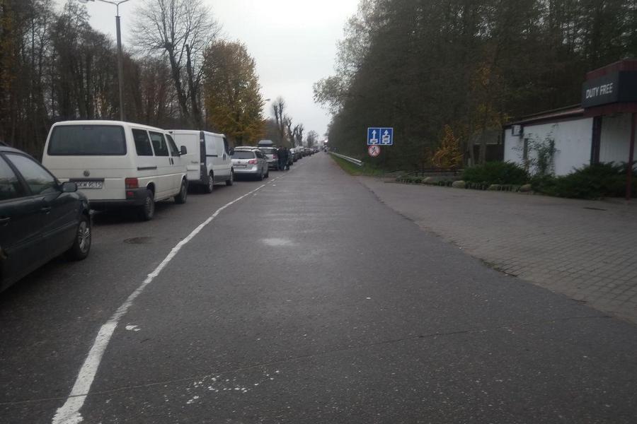 На границе с Польшей образовались большие очереди
