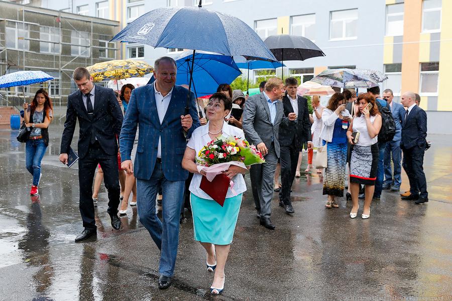 Что нам дождик проливной: как Цуканов в непогоду секретный выезд устроил