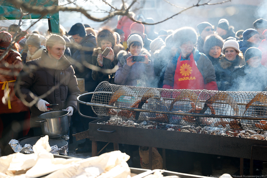 Дым, шум, колбаса: в Калининграде прошел День длинной колбасы