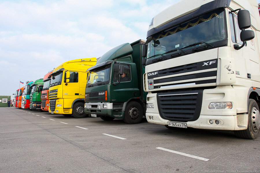 Алиханов: проблемы с калининградскими фурами на границе «практически решена»