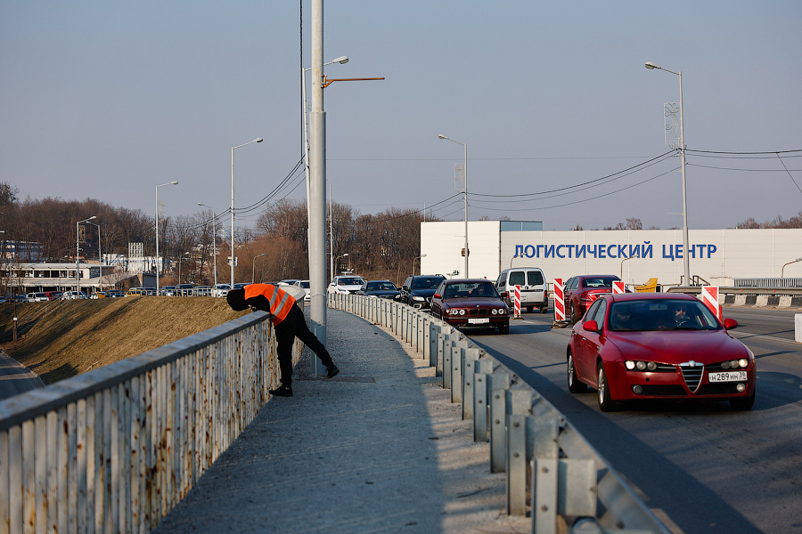 Вместе весело стоять: как выглядит путепровод на Невского после ограничения движения (фото)