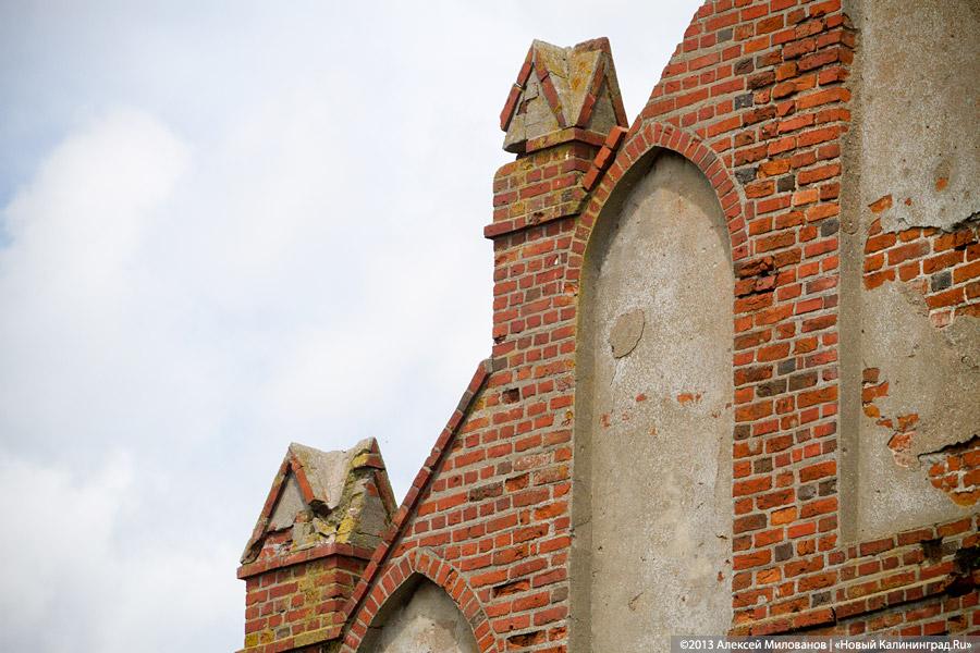 Шаткие ступени: кирха в Железнодорожном стала местом для опасных игр