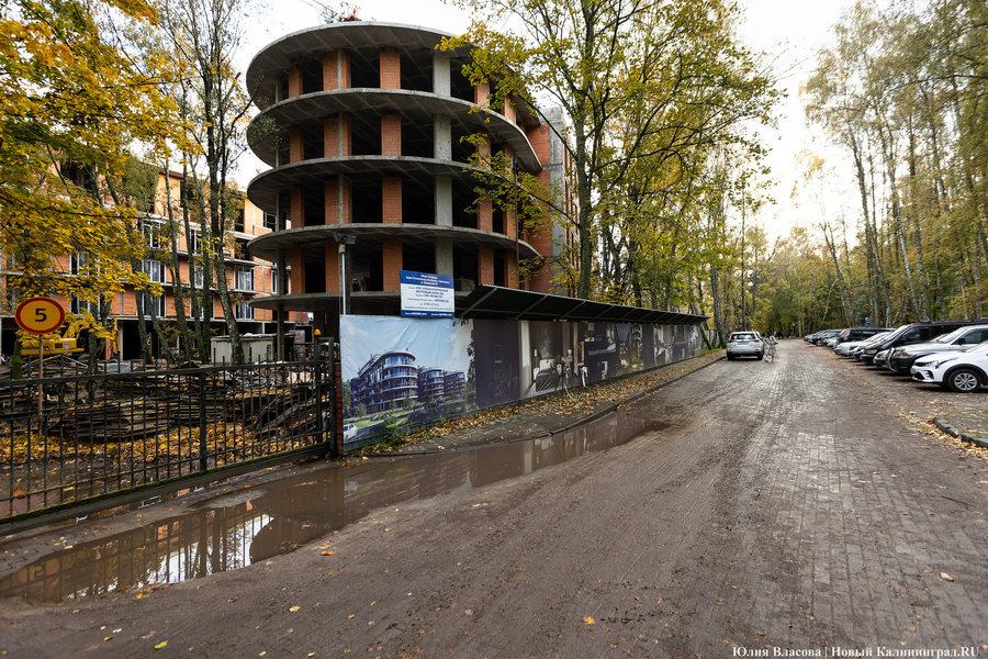 «Стакан» в третьей степени: что происходит на месте отеля «Русь» в Светлогорске (фото)