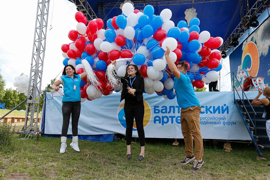С псом и путинским приветом: старт второй смены «Балтийского Артека» (фото)
