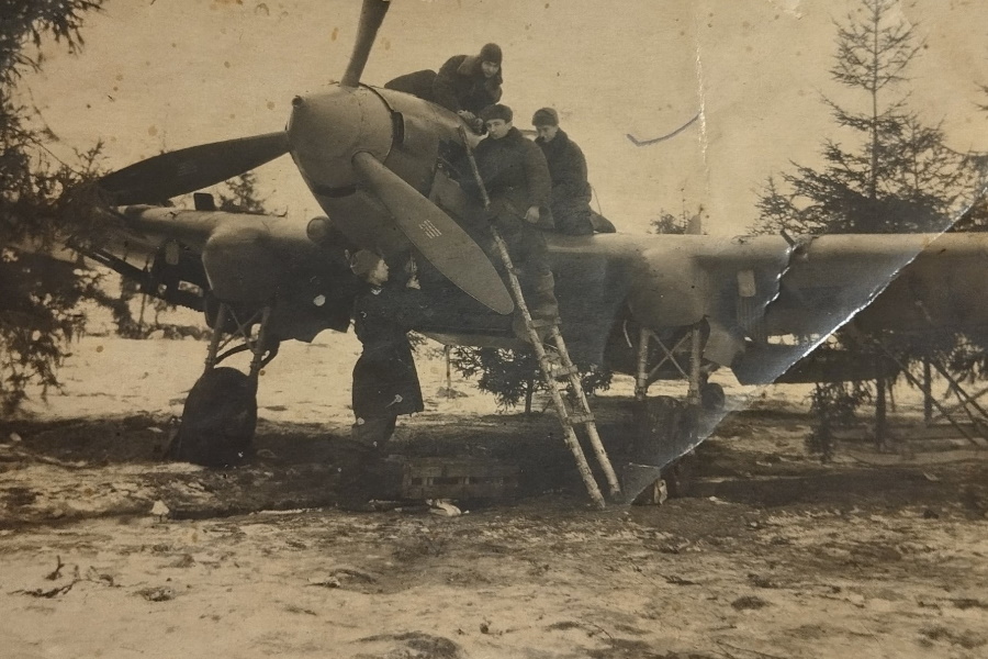 Загадка орденов и последнее письмо матери: история погибшего экипажа Ил-2 (фото)