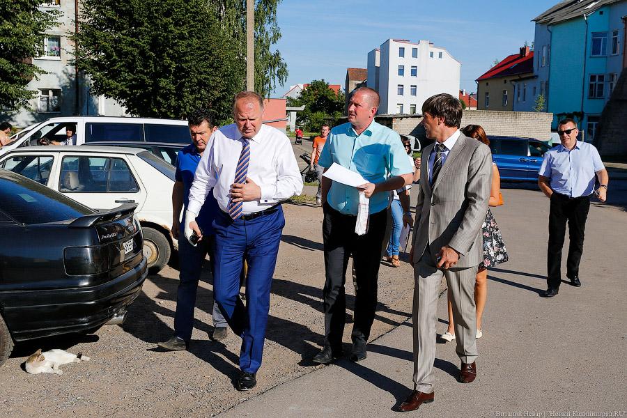 Ремонт и сироты: как Цуканов отремонтированные дома в Советске смотрел